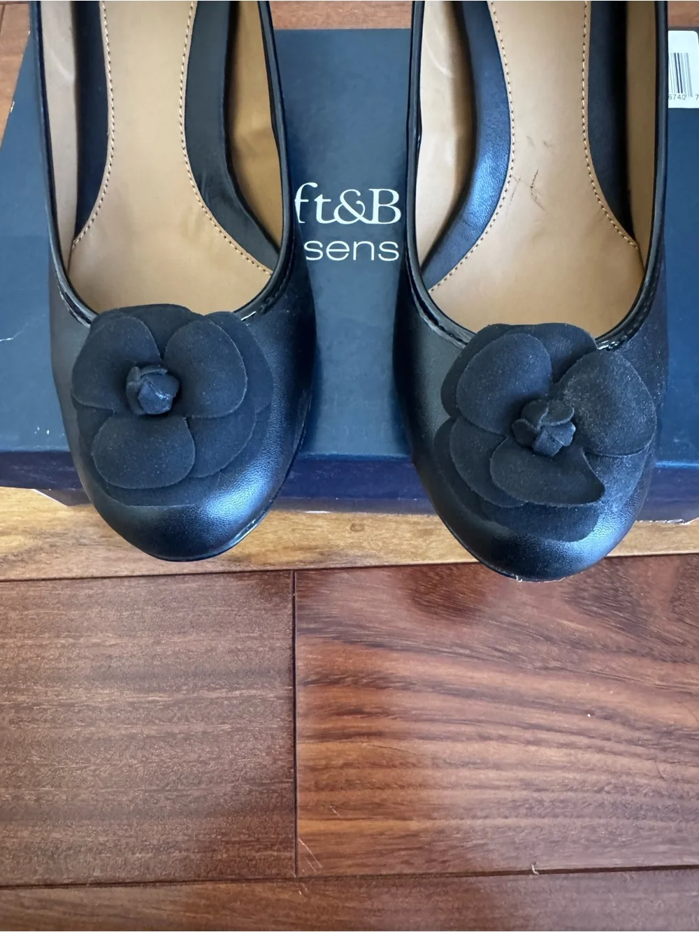 Croft & Barrow Black Floral Appliqué Round-Toe Pumps